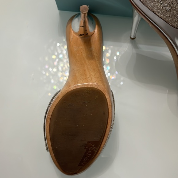 Marciano open toe heels size 9 - Picture 2 of 6